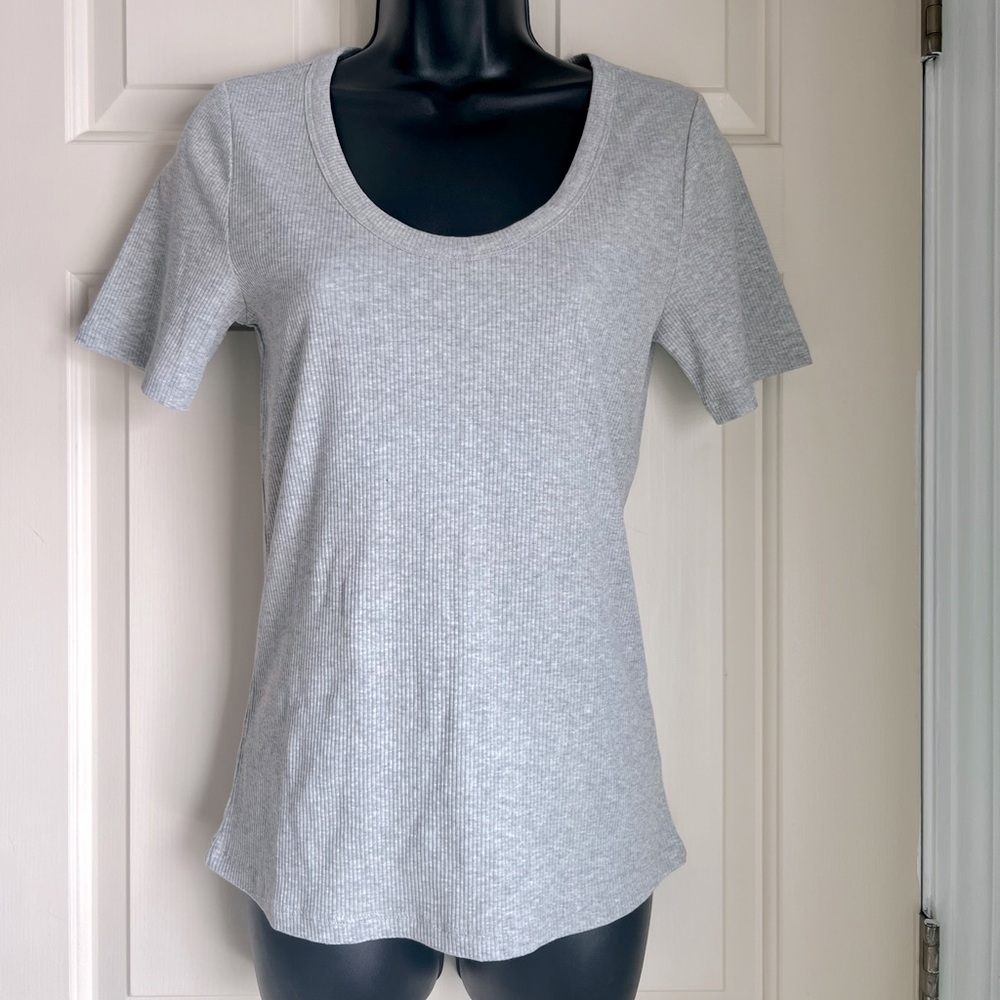 NWT GAP Classic Gray Women's ribbed t shirt